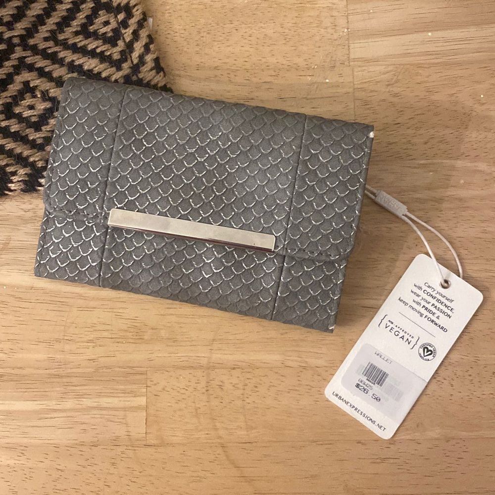 NWT Urban Expressions 100% Vegan Leather Silver Scales Wallet
